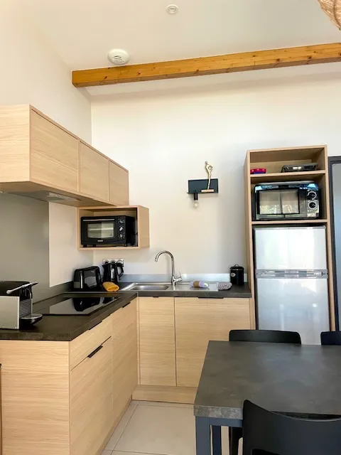 Domaine Le Vaxergues : Gite Ecolodge Le Causse Noir avec Spa 