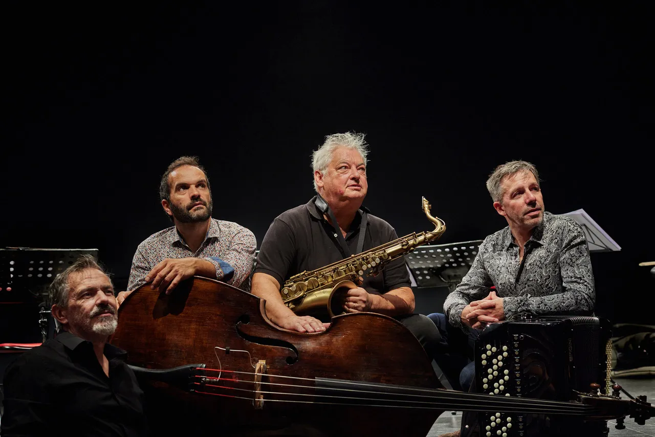 Concert Les Musicales : De Ferré à Ferrat, Poètes vos papiers... ! ÉRIC PEREZ et JEAN-MARC PADOVANI 