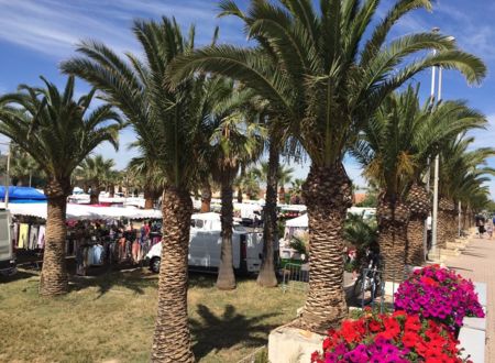 MARCHÉ AUX PUCES & À LA BROCANTE 