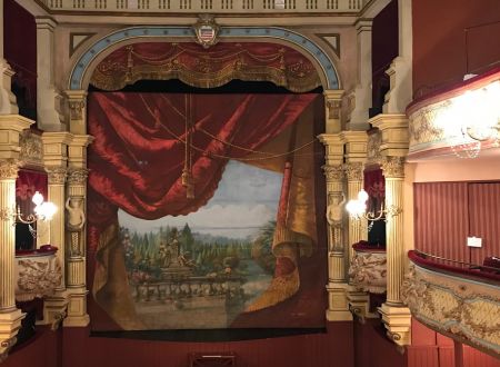 VISITE GUIDEE DE PEZENAS : LE THEATRE ET SON QUARTIER 