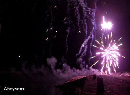 FEU D'ARTIFICE AU VILLAGE NATURISTE 