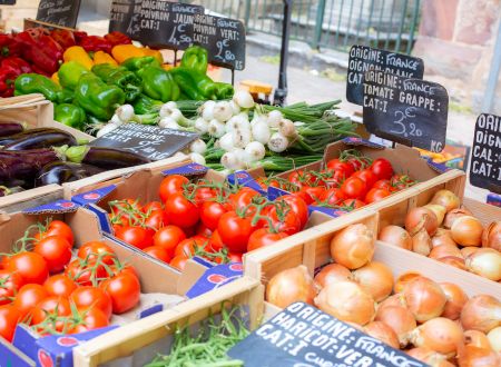 MARCHÉ DE PAYS À AUMONT-AUBRAC 