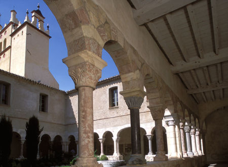 VISITE DU CLOÎTRE ET DE L'EGLISE SAINT-GENIS-DES-FONTAINES 