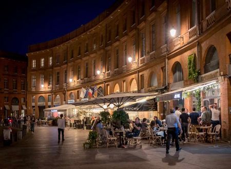 TOULOUSE BY NIGHT 