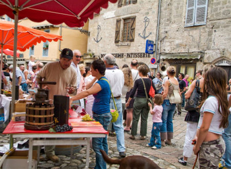 Marché à Beaulieu-sur-Dordogne 