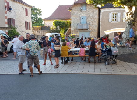 Marché de producteurs à Saint-Pierre-Toirac 