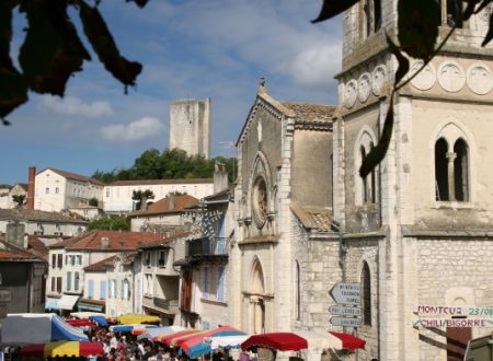 Marché estival à Montcuq 