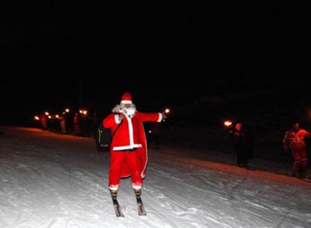  Arrivée du Père Noël à Val Louron 