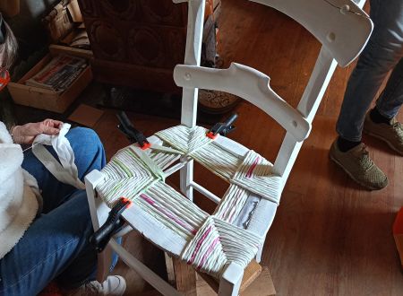 Atelier rempaillage de chaise 