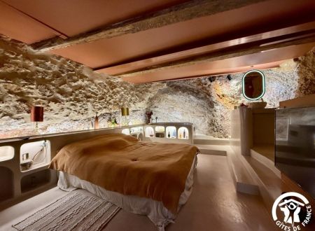 GROTTE ROMANTIQUE TROGLODYTE 