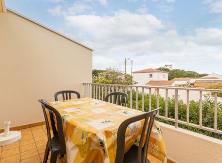 APPARTEMENT N°1 À 400 M DE LA PLAGE DU GRAU D'AGDE, AGRÉABLE F2 POUR 5 PERS. 