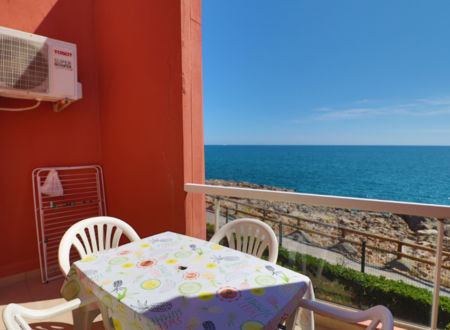 SÈTE, STUDIO CABINE CLIMATISÉ POUR 4 PERSONNES, FACE À LA MER, PISCINE, PARKING 