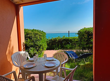 SÈTE, STUDIO CABINE EN REZ DE JARDIN FACE À LA MER POUR 4 PERSONNES RÉFÉRENCE :2 