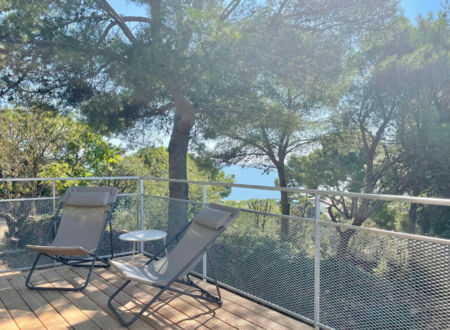 HOUSE AND GARDEN ON THE MOUNT SAINT-CLAIR (SEA AND LAGOON VIEW) 