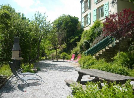 LES CHATAIGNERAIES - 5508 