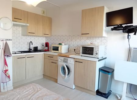 APPARTEMENT 4 PERSONNES AVEC PISCINE – LA GRANDE-MOTTE, À DEUX PAS DES PLAGES – 