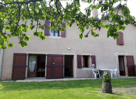 AU CERISIER 