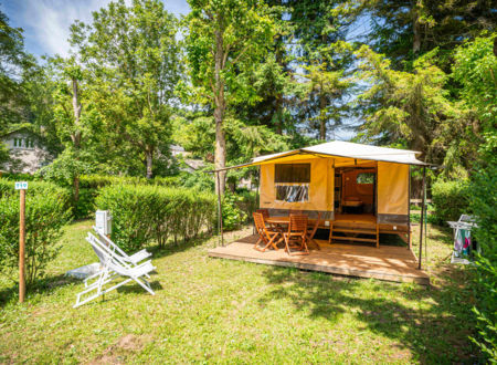 TENTE VILLAGE GEVAUDAN AUBRAC - 6 PERSONNES 