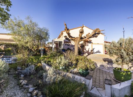 MAISON CLIMATISÉE AVEC JARDIN FLEURI 