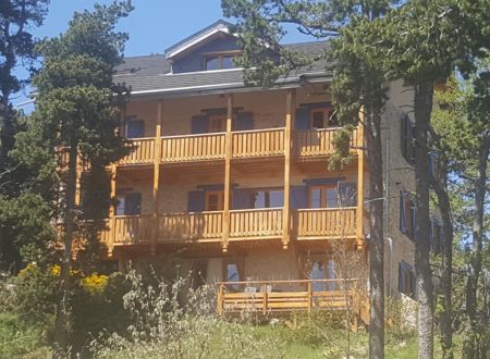 LE CHALET DE L'ÉCUREUIL BLEU 