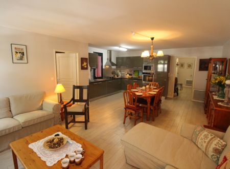 T4 - PLEIN CENTRE - WIFI- PARKING - RESIDENCE EDELWEISS - EDEL1 