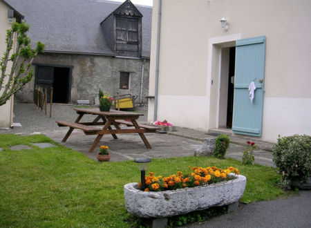 MAISON DE CARACTERE DANS VILLAGE 