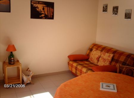 APPARTEMENT DANS MAISON 