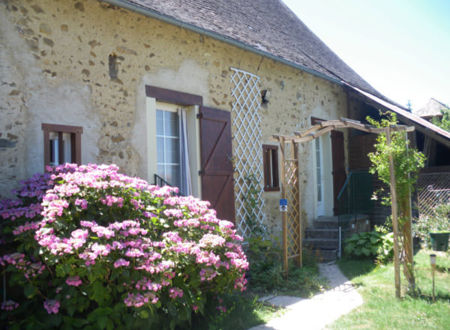 GITE DE L'ALBIZIA - APPARTEMENT MAMBRÉ 