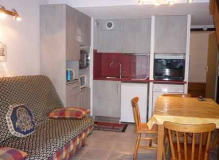 APPARTEMENT DANS RESIDENCE 