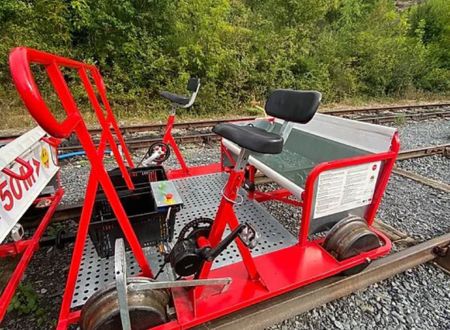 VÉLO RAIL DU TRAIN ROUGE 