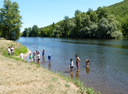 Baignade à Vayrac dans la rivière Dordogne 