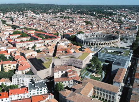 NÎMES h2 CONGRESS CENTER 