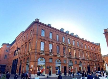PLAZA HOTEL CAPITOLE TOULOUSE**** 