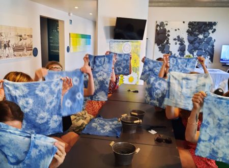 A journey to the land of blue color: a discovery workshop offered by Terre de Pastel 
