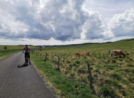 Le chemin de Compostelle à vélo électrique, du Puy en Velay à Conques 