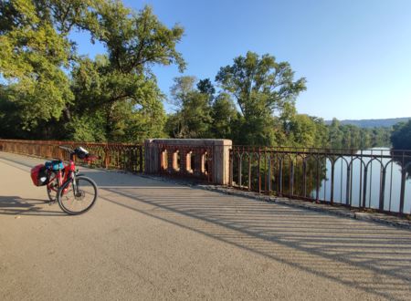 La Vallée du Lot à vélo d'Aiguillon à Cahors 