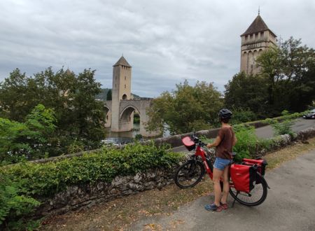La Vallée du Lot à vélo d'Aiguillon à Cahors 