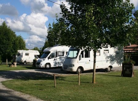 Aire de camping-car - Camping du Fossat 