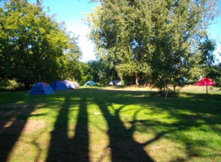 Aire naturelle de camping Le Canteraines 