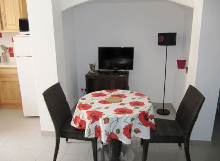 Studio rez de Chaussée Avec Cour 