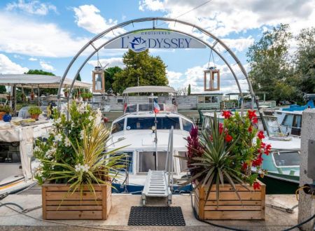 Gîte insolite sur l’eau – Bateau privatisé jusqu'à 7 personnes 