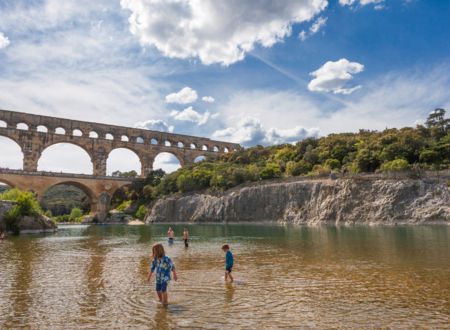 Baignade aux pieds du Pont du Gard 
