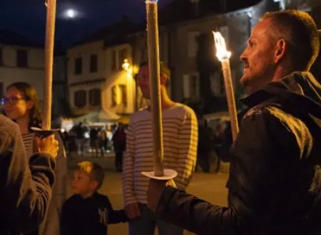 Visite guidée aux flambeaux de Sauveterre-de-Rouergue 