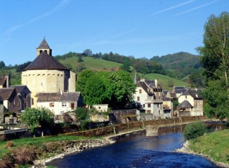 Ste Eulalie d'Olt, village classé parmi les Plus Beaux Villages de France en Aveyron 