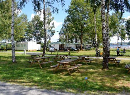 CAMPING LES CANTARELLES - Lac de Villefranche de Panat 