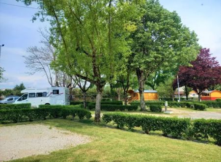 Camping OnlyCamp du Rouergue - Les Roulottes 