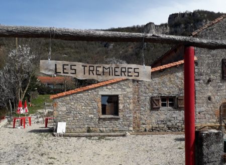 Les Trémières - Aire des marcheurs 