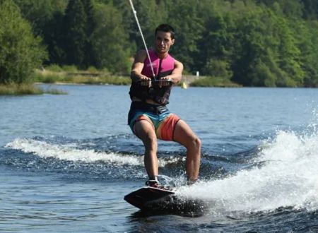 INITIATION ET PRATIQUE DU WAKEBOARD ET DU WAKESKATE 