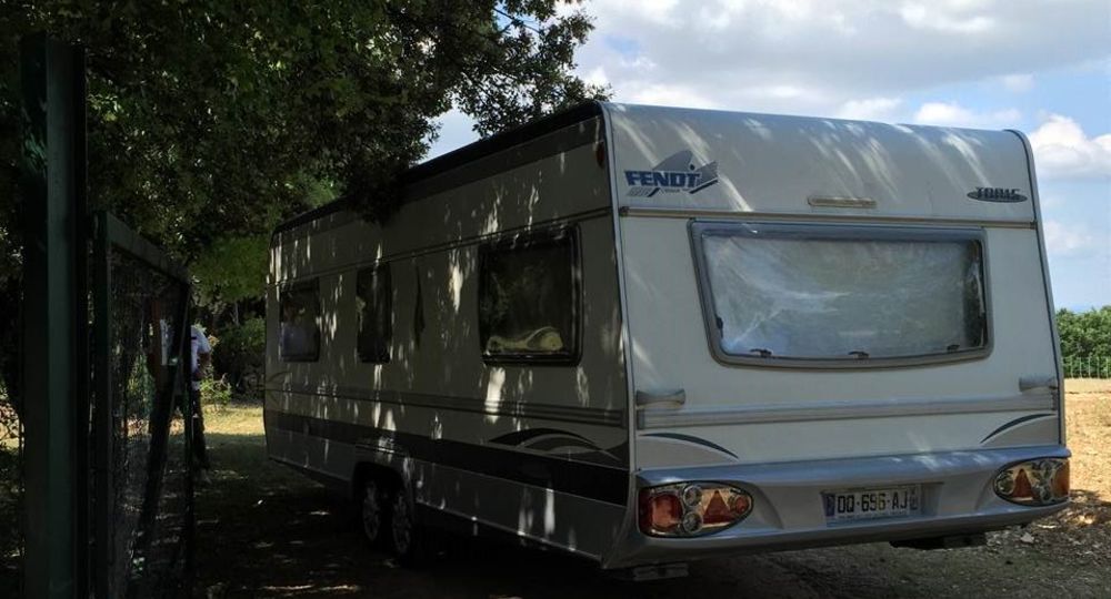 Le Mas de Linde : Gardiennage de Caravanes