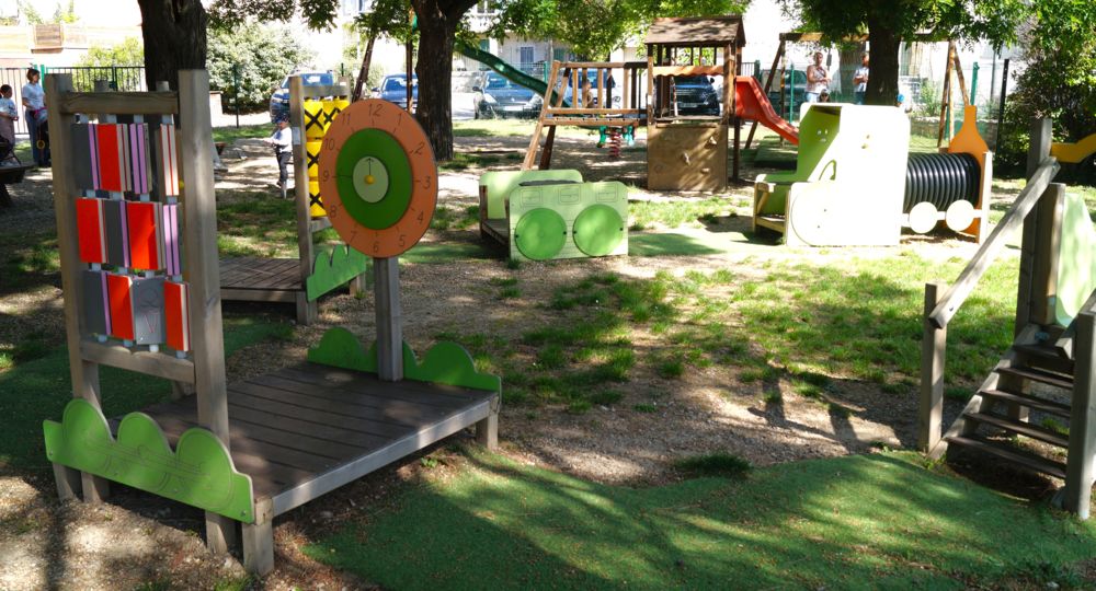 Aire de jeux -Place de l'avenir_Junas